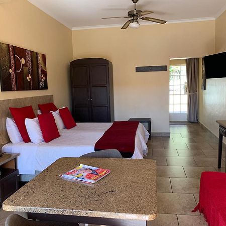 Auberge Guest Lodge Mbombela Esterno foto